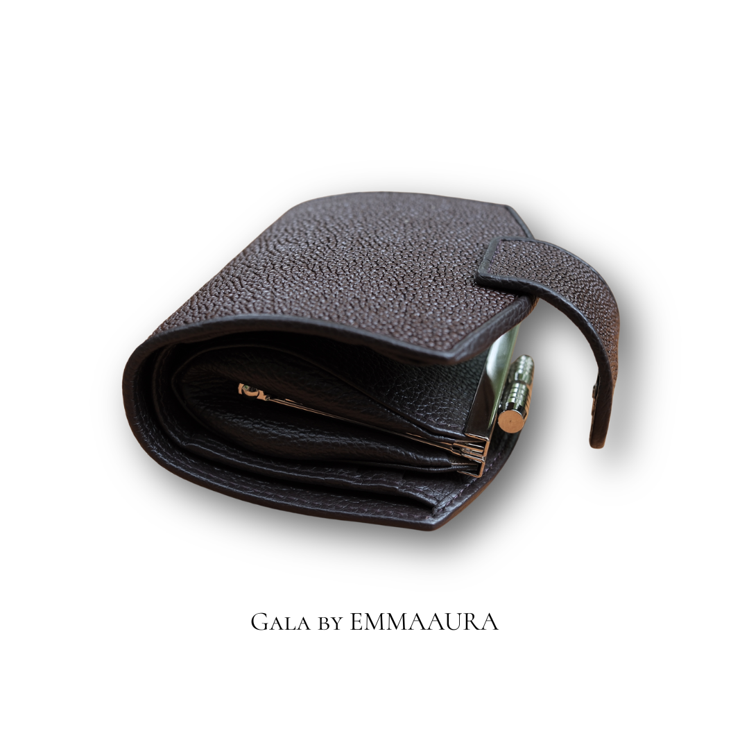 【9/14/22:00start】「GALA – Round Flap」ダークブラウン